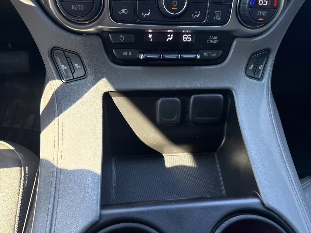 2018 Iridescent Pearl Tricoat Chevrolet Suburban LT RWD SUV