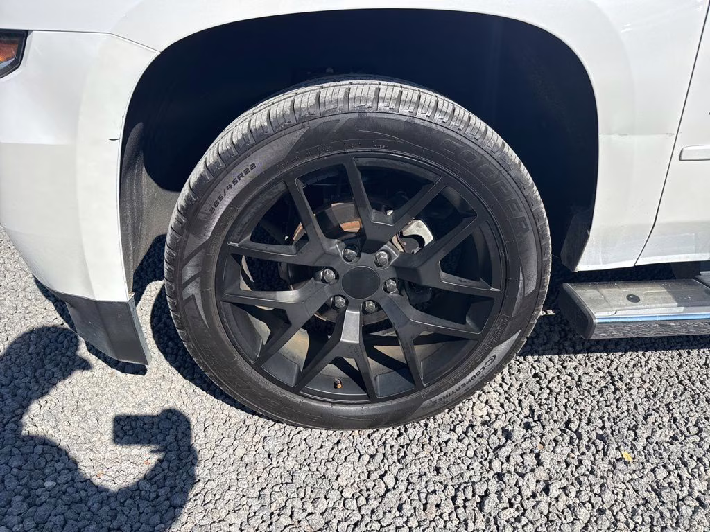 2018 Iridescent Pearl Tricoat Chevrolet Suburban LT RWD SUV