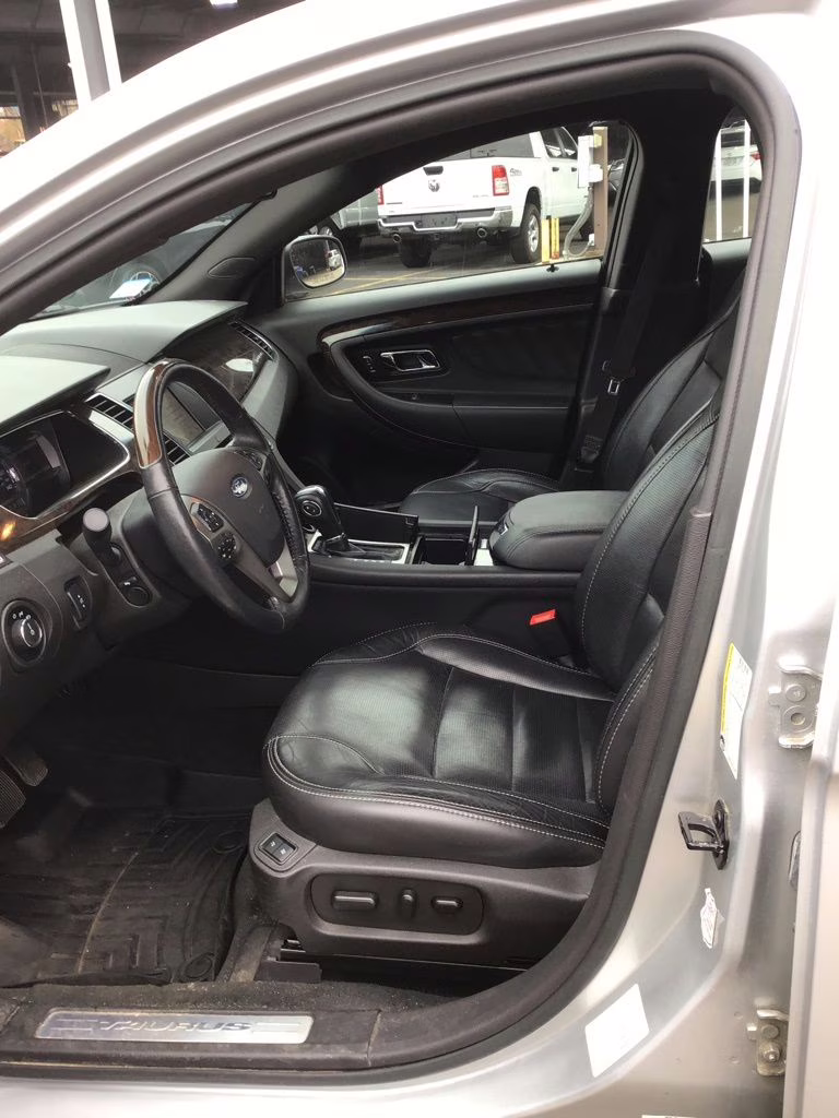 2017 Ingot Silver Ford Taurus Limited FWD Sedan