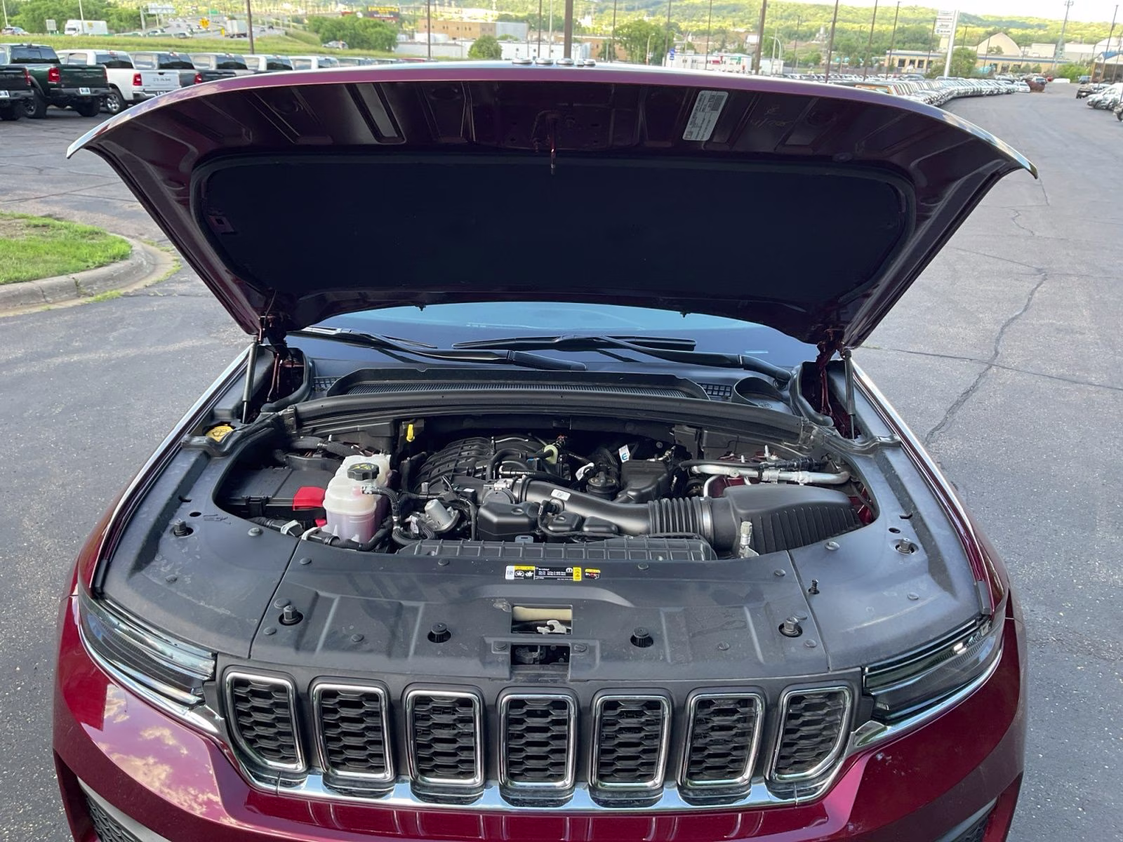 2025 Velvet Red Pearlcoat Jeep Grand Cherokee Laredo 4X4 SUV