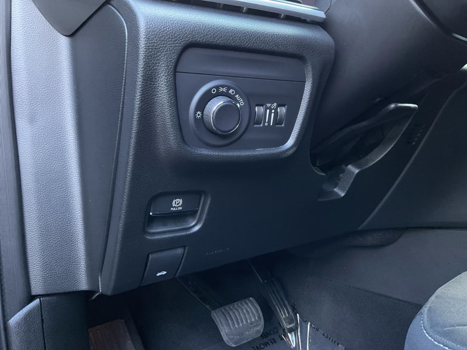2025 Velvet Red Pearlcoat Jeep Grand Cherokee Laredo 4X4 SUV