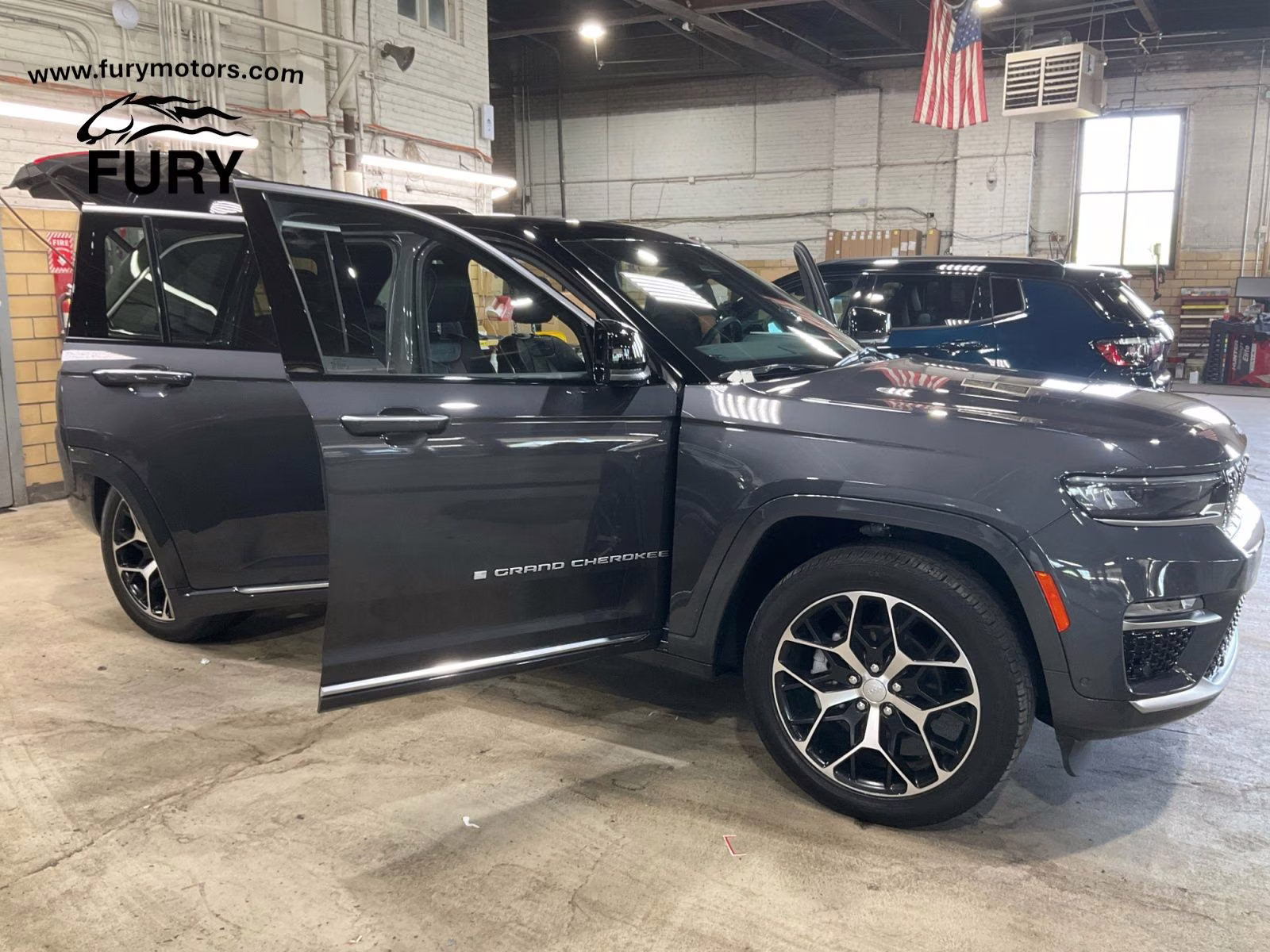 2024 Baltic Gray Metallic Clearcoat Jeep Grand Cherokee Summit 4X4 SUV