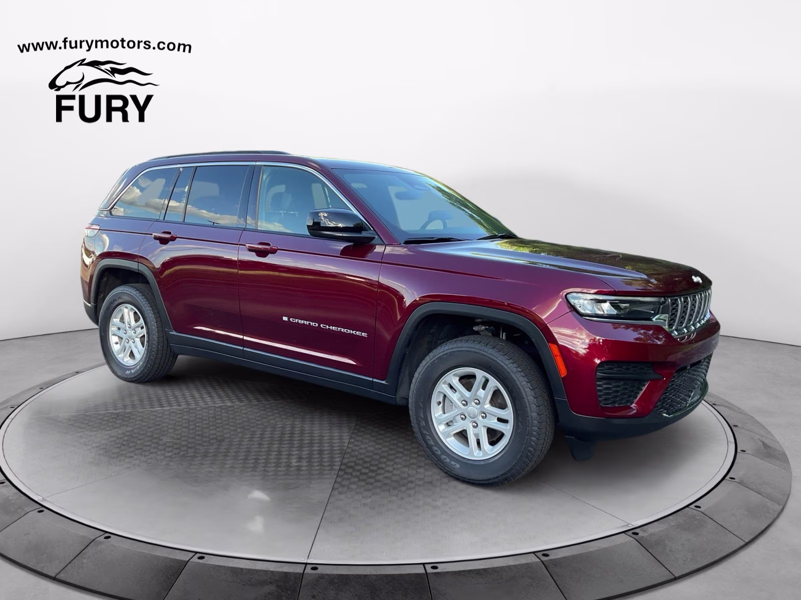 2025 Velvet Red Pearlcoat Jeep Grand Cherokee Laredo 4X4 SUV