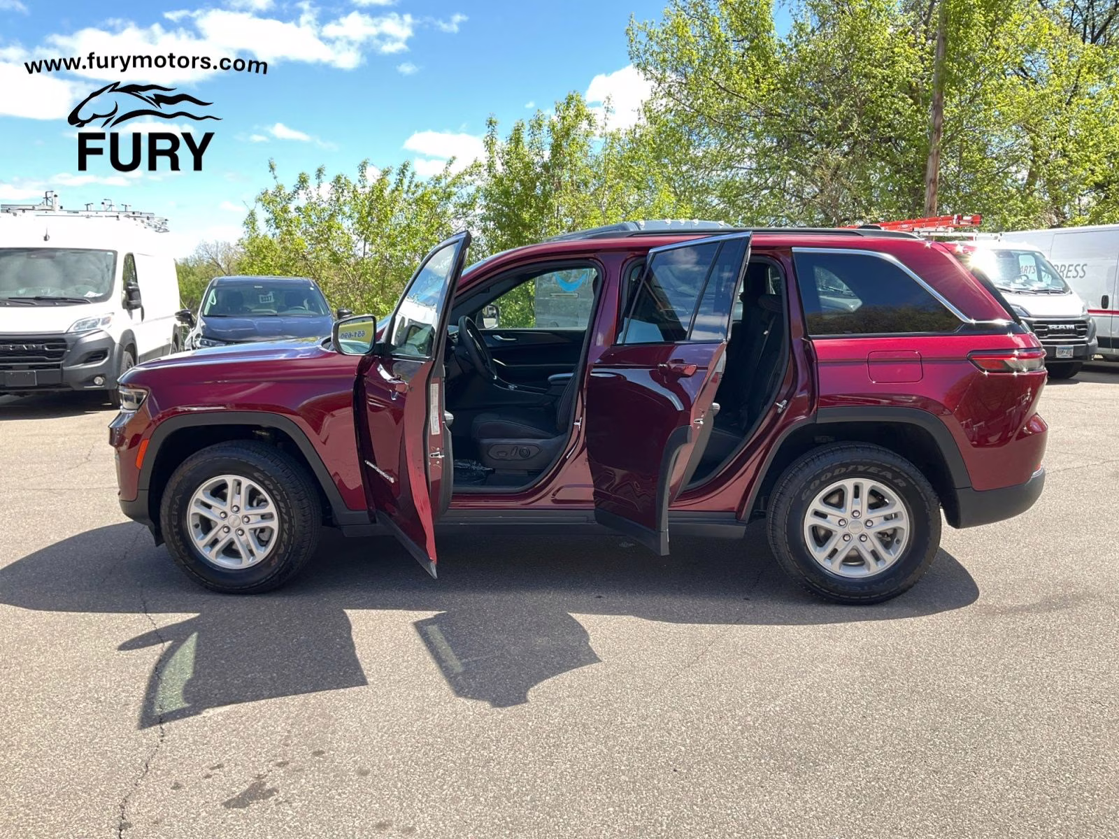 2025 Velvet Red Pearlcoat Jeep Grand Cherokee Laredo 4X4 SUV