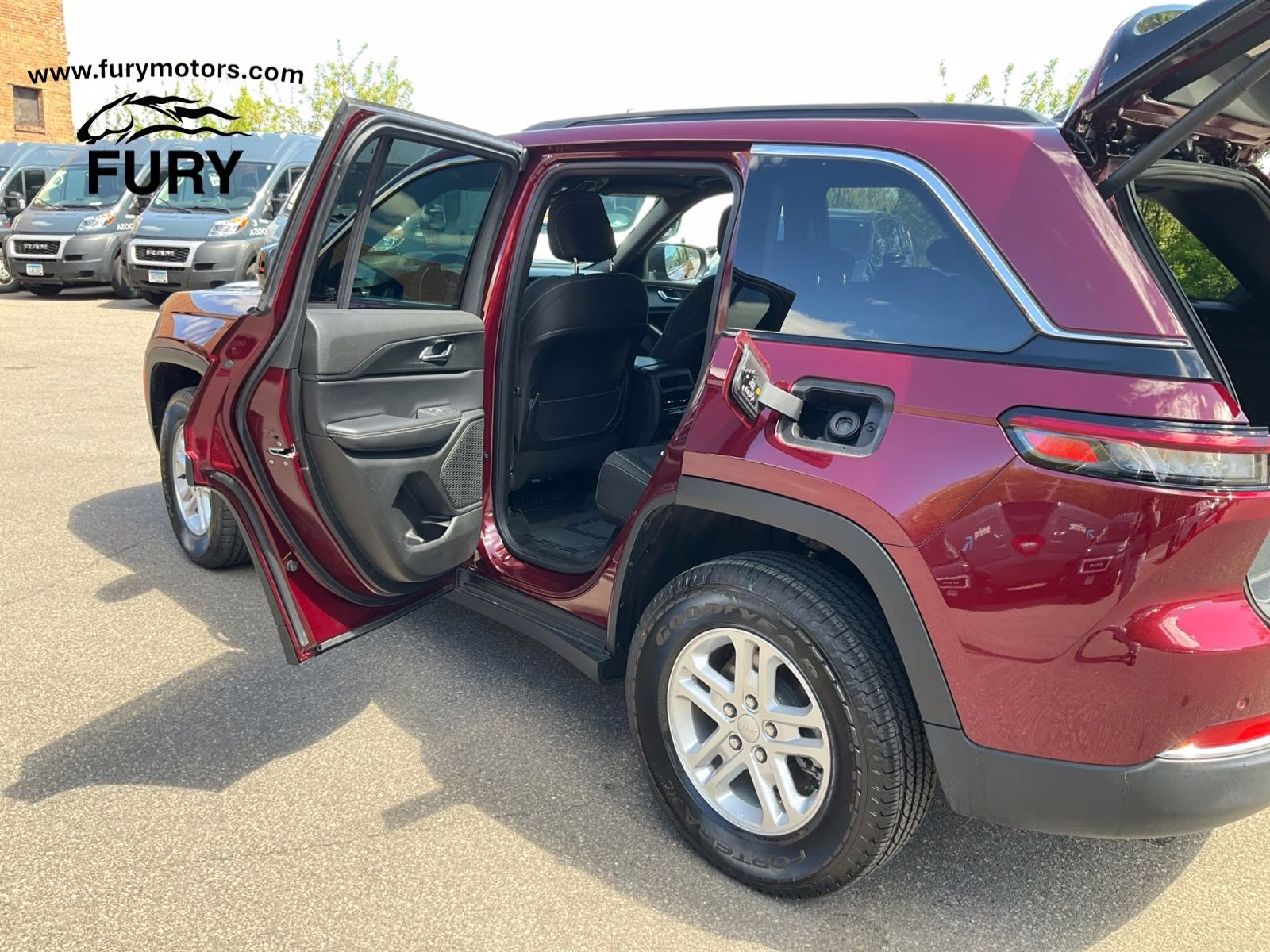 2025 Velvet Red Pearlcoat Jeep Grand Cherokee Laredo 4X4 SUV