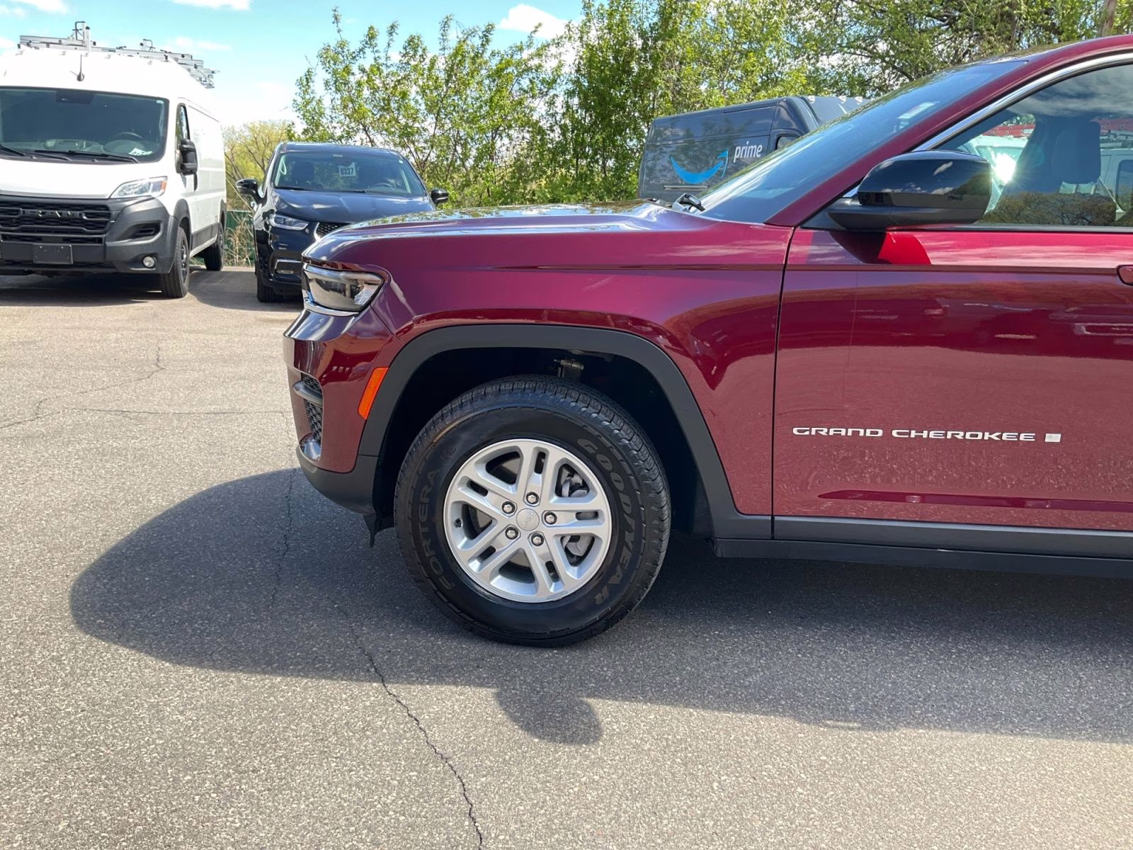 2025 Velvet Red Pearlcoat Jeep Grand Cherokee Laredo 4X4 SUV