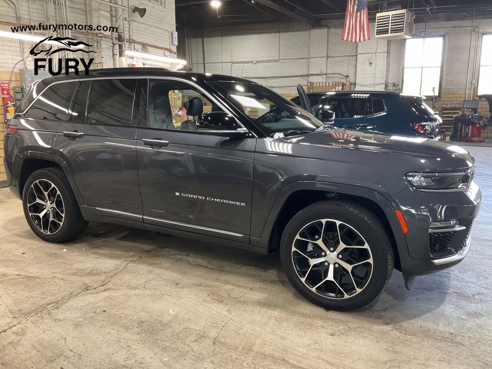 2024 Baltic Gray Metallic Clearcoat Jeep Grand Cherokee Summit 4X4 SUV