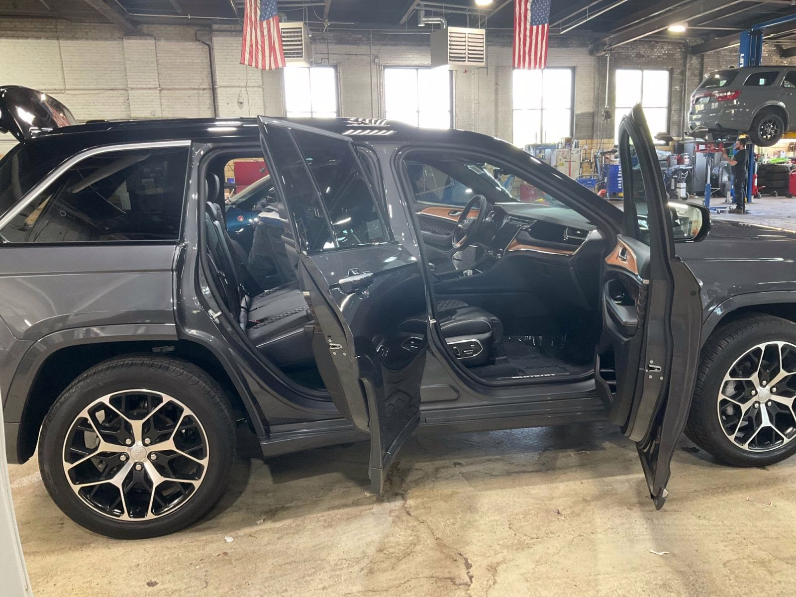 2024 Baltic Gray Metallic Clearcoat Jeep Grand Cherokee Summit 4X4 SUV
