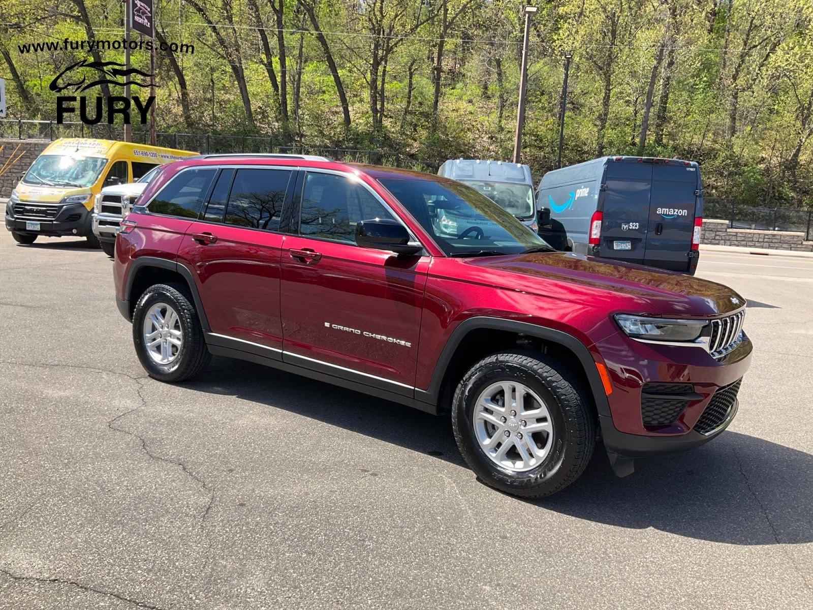 2025 Velvet Red Pearlcoat Jeep Grand Cherokee Laredo 4X4 SUV
