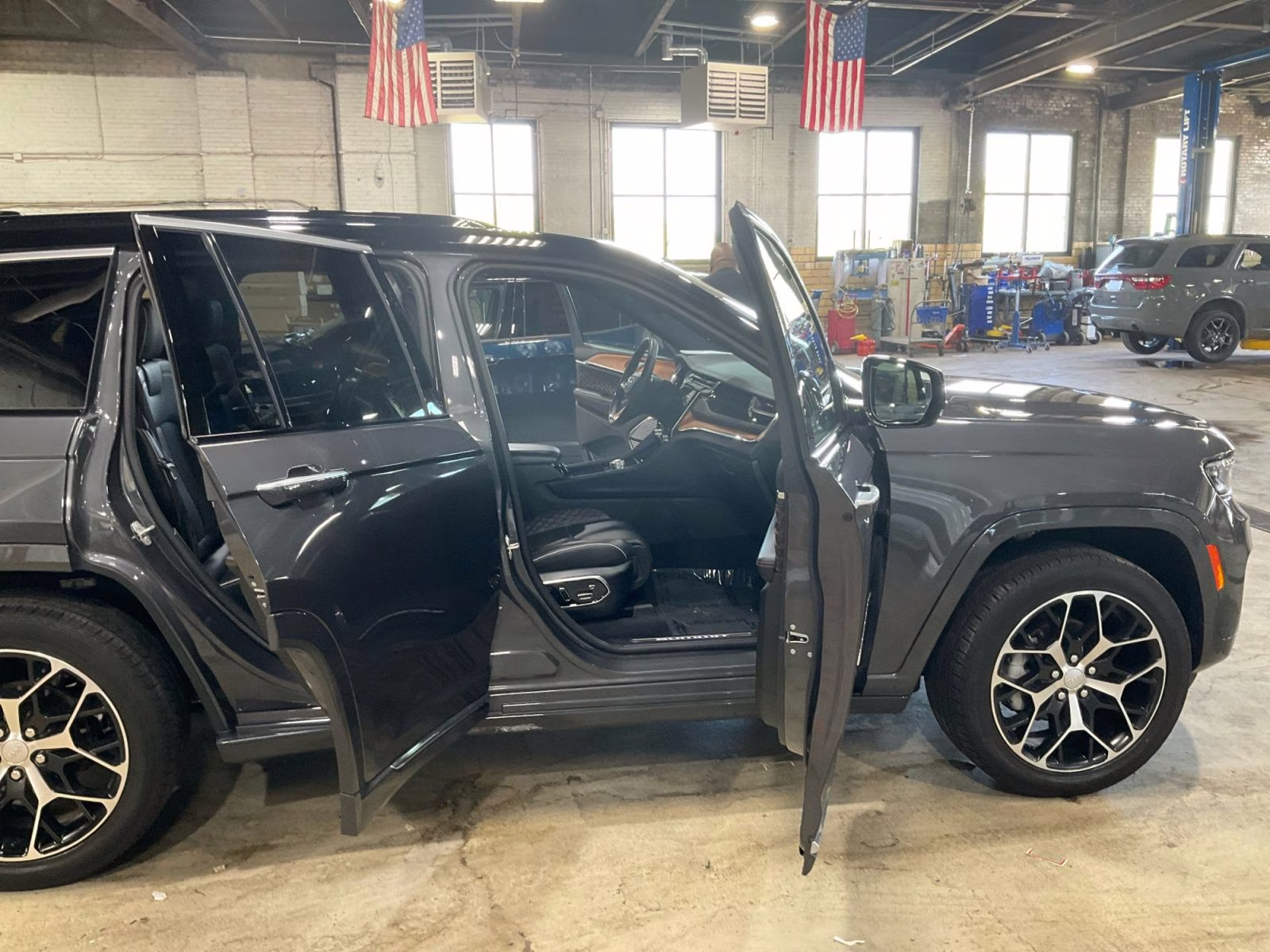 2024 Baltic Gray Metallic Clearcoat Jeep Grand Cherokee Summit 4X4 SUV