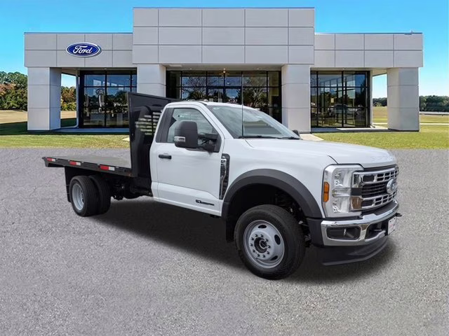 2026 Oxford White Ford Super Duty F-550 DRW XL 4X4 Truck