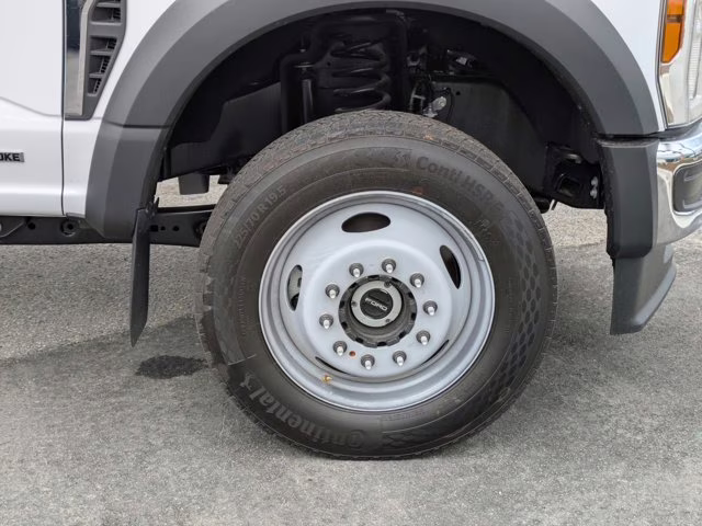 2026 Oxford White Ford Super Duty F-550 DRW XL 4X4 Truck