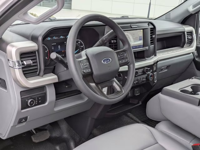 2026 Oxford White Ford Super Duty F-550 DRW XL 4X4 Truck