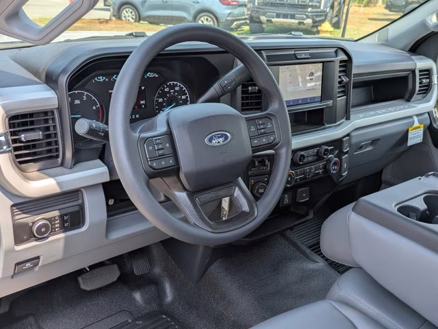 2026 Oxford White Ford Super Duty F-550 DRW XL 4X4 Truck