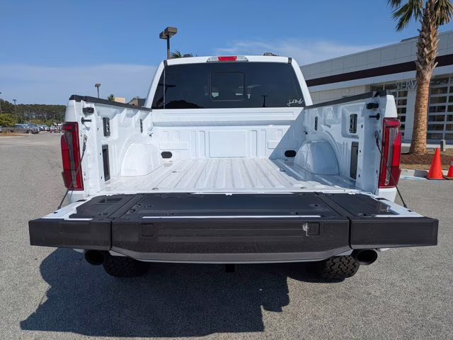 2026 Oxford White Ford F-150 LARIAT 4X4 Truck