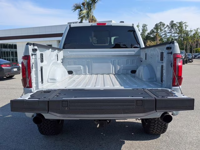 2026 Avalanche Ford F-150 LARIAT 4X4 Truck