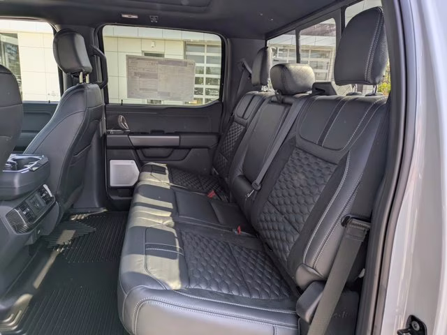 2026 Avalanche Ford F-150 LARIAT 4X4 Truck
