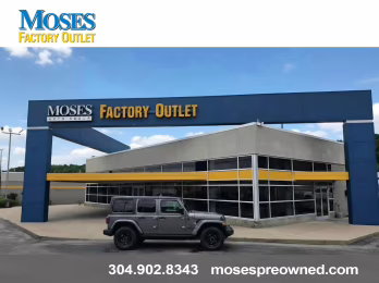 2022 Granite Crystal Metallic Clearcoat Jeep Wrangler Unlimited Sahara Altitude 4X4 SUV