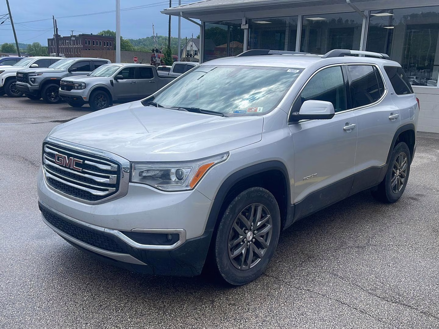 2019 Quicksilver Metallic GMC Acadia SLT FWD 4 Door