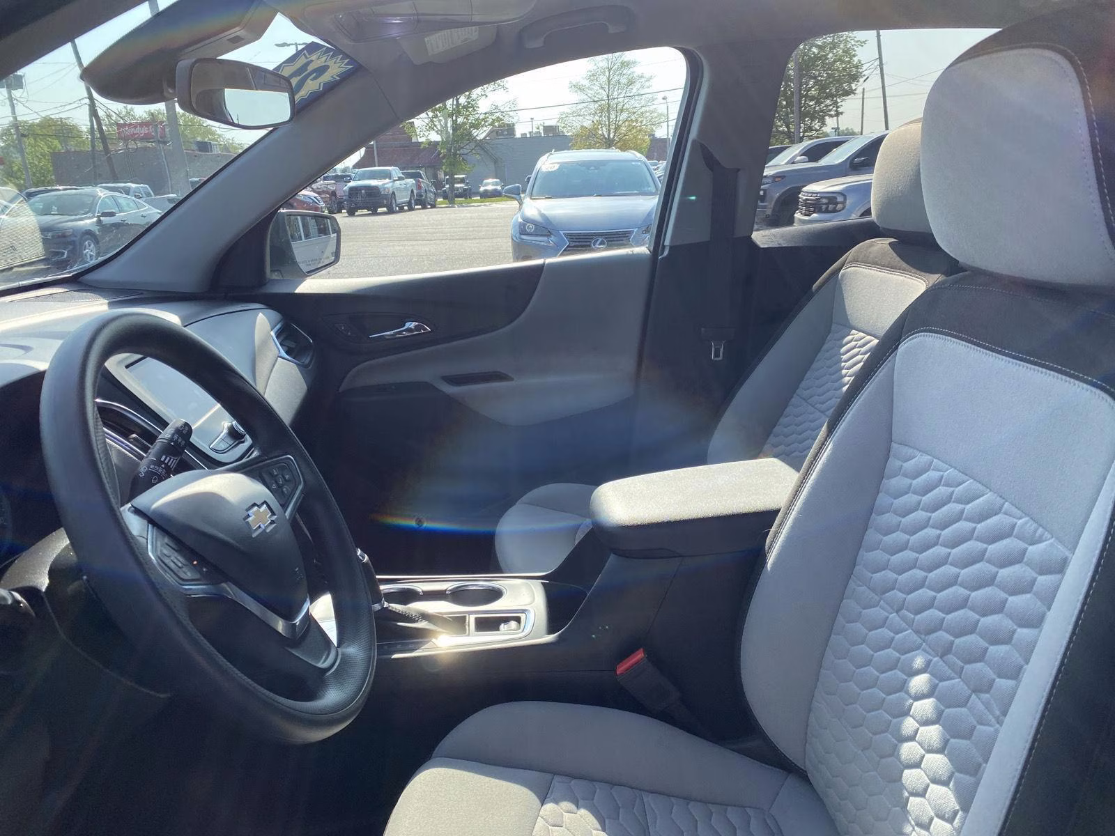 2021 Silver Ice Metallic Chevrolet Equinox LS FWD SUV