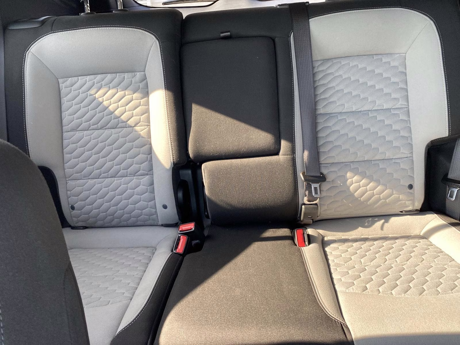 2021 Silver Ice Metallic Chevrolet Equinox LS FWD SUV