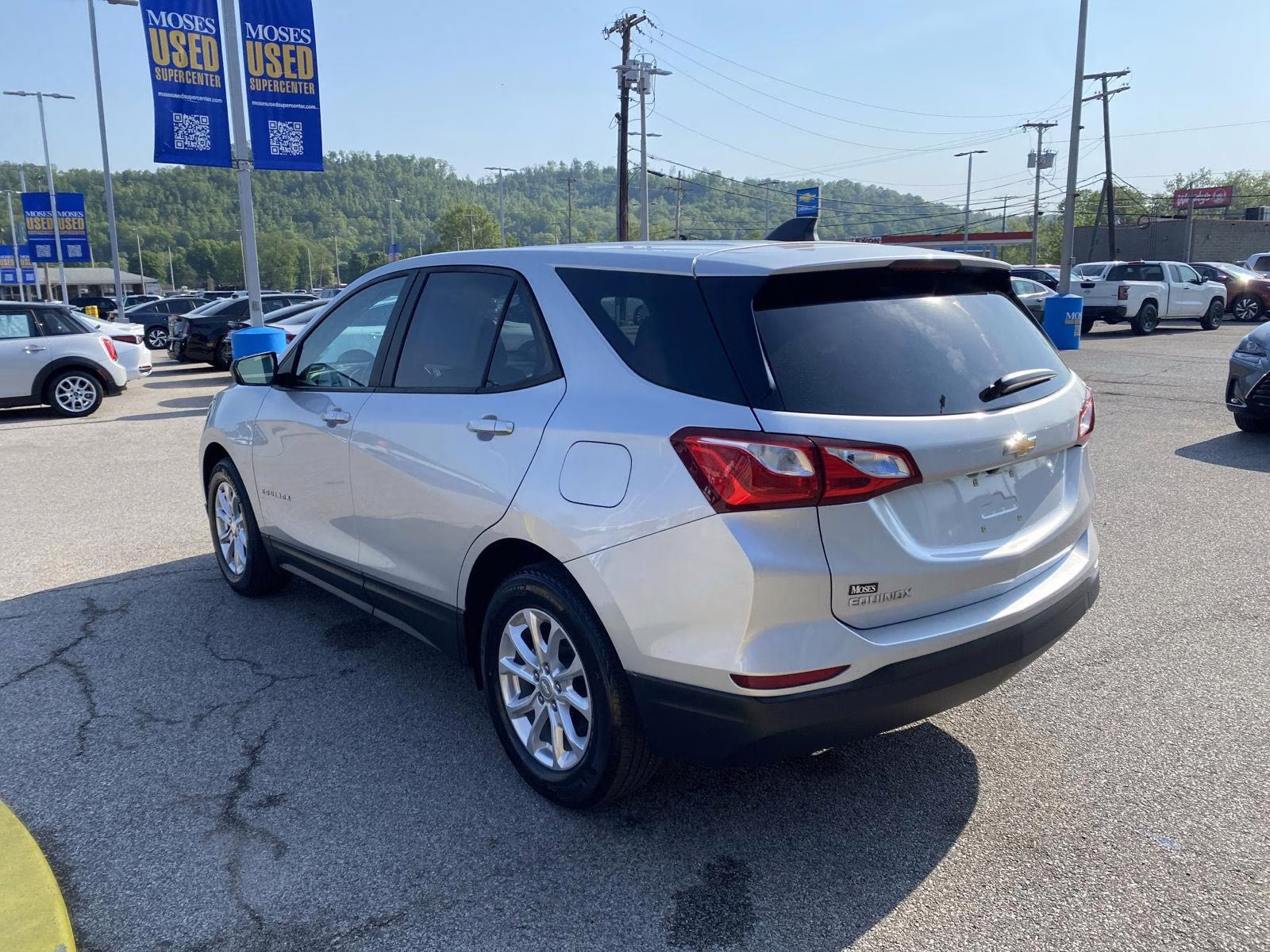2021 Silver Ice Metallic Chevrolet Equinox LS FWD SUV