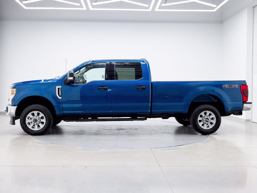 2022 Blue Metallic Ford Super Duty F-350 SRW XLT 4X4 Truck