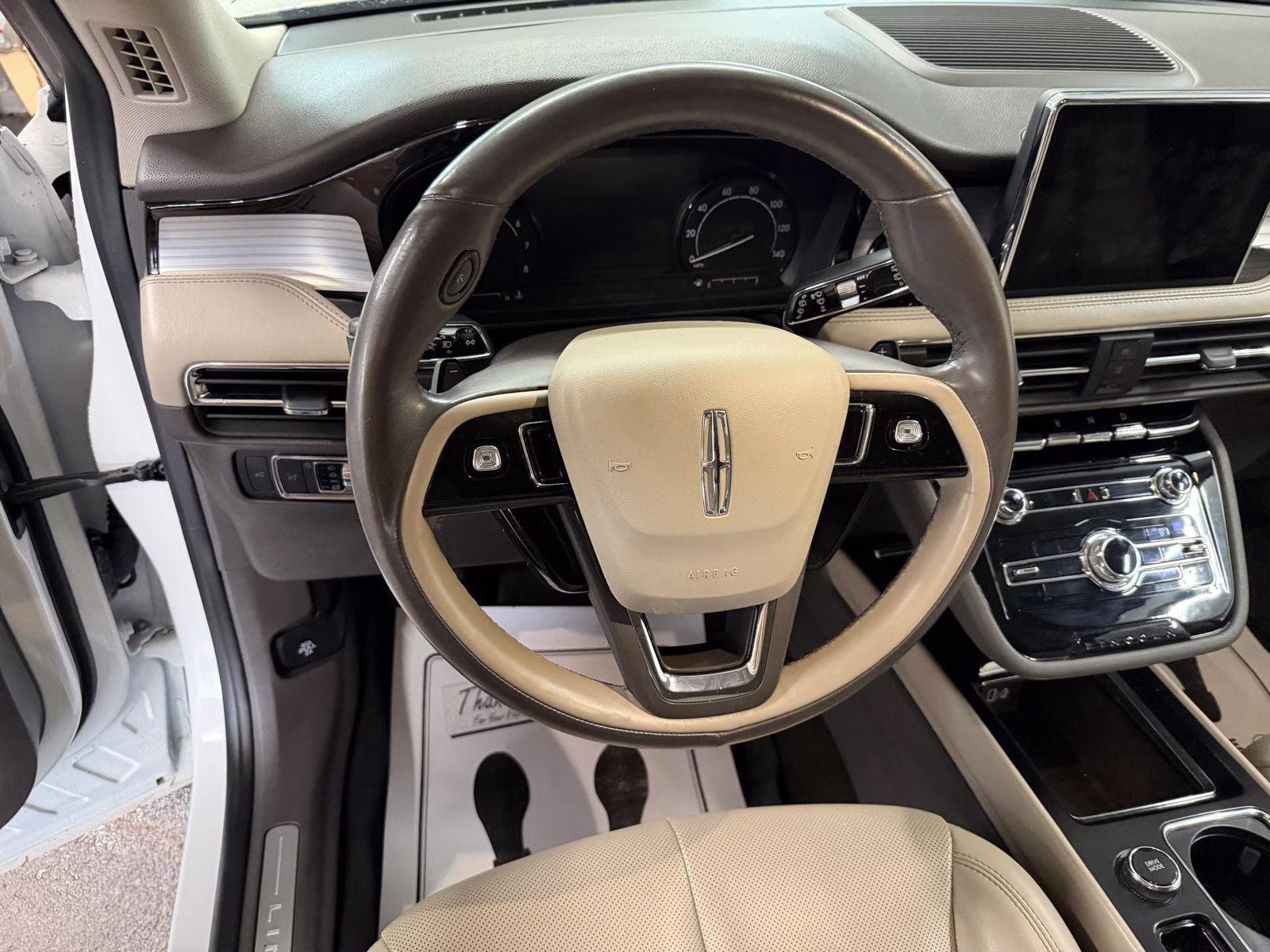 2020 Pristine White Lincoln Corsair Standard FWD SUV