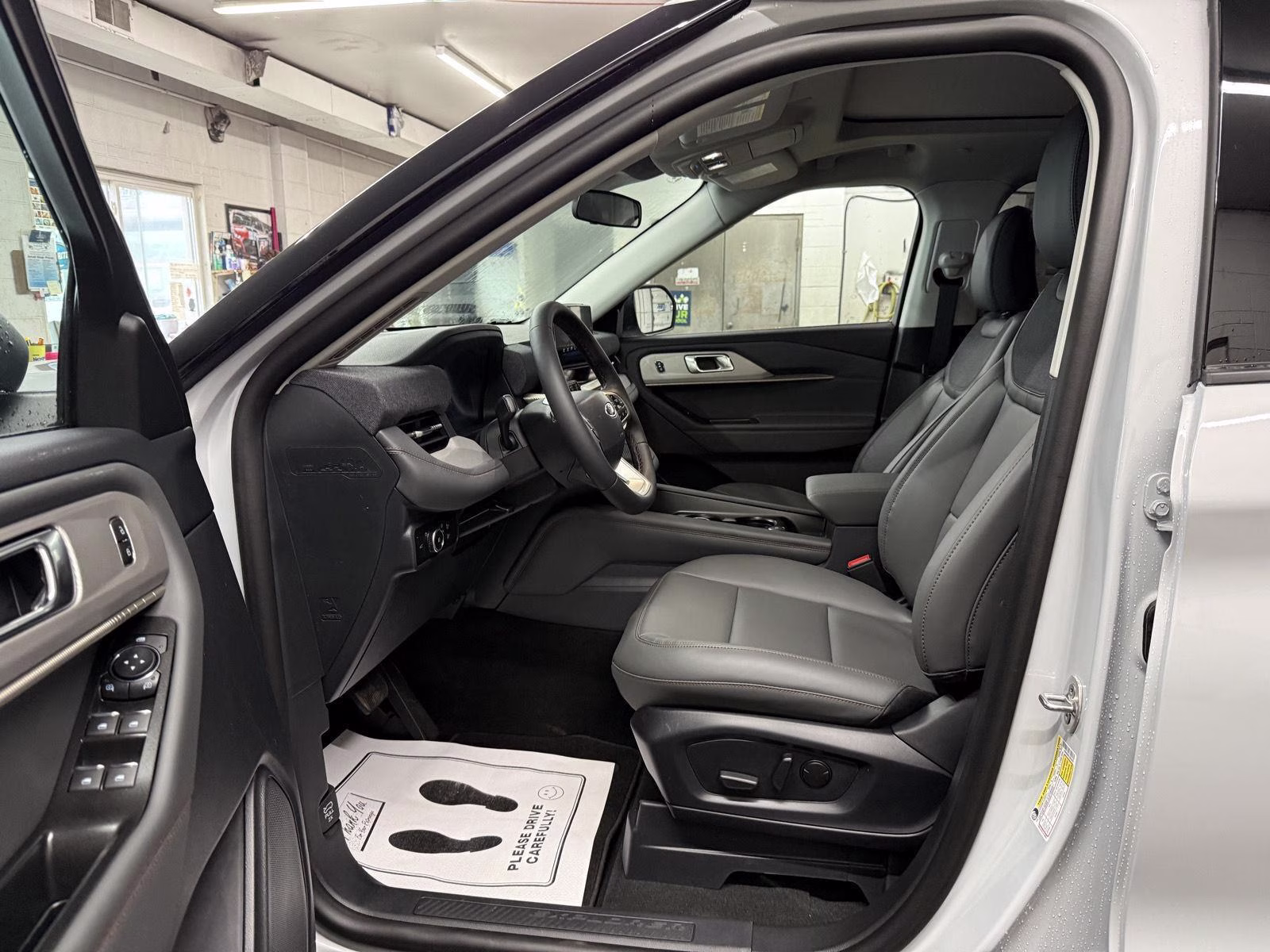 2026 Space White Metallic Ford Explorer Active w/200A Pkg 4X4 SUV