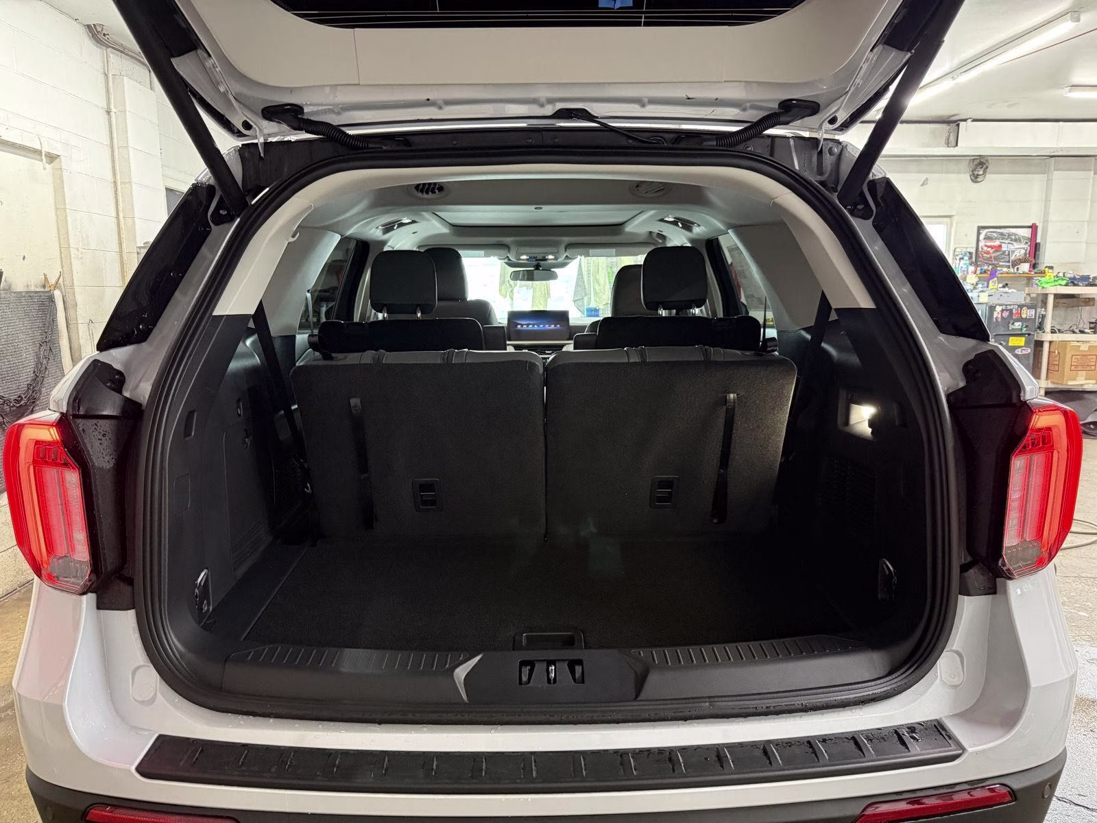 2026 Space White Metallic Ford Explorer Active w/200A Pkg 4X4 SUV