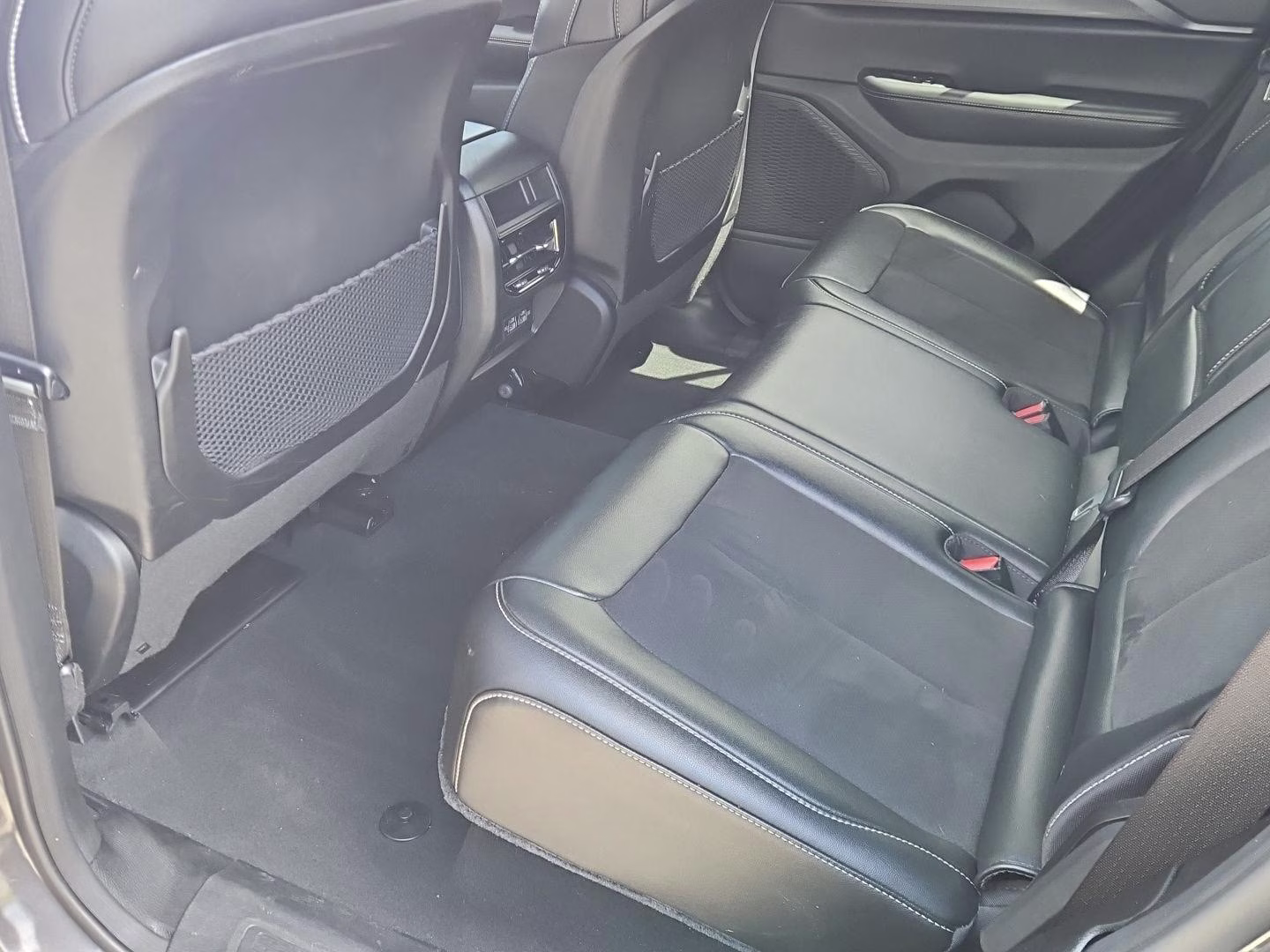 2024 Baltic Gray Metallic Clearcoat Jeep Grand Cherokee Altitude X 4X4 SUV