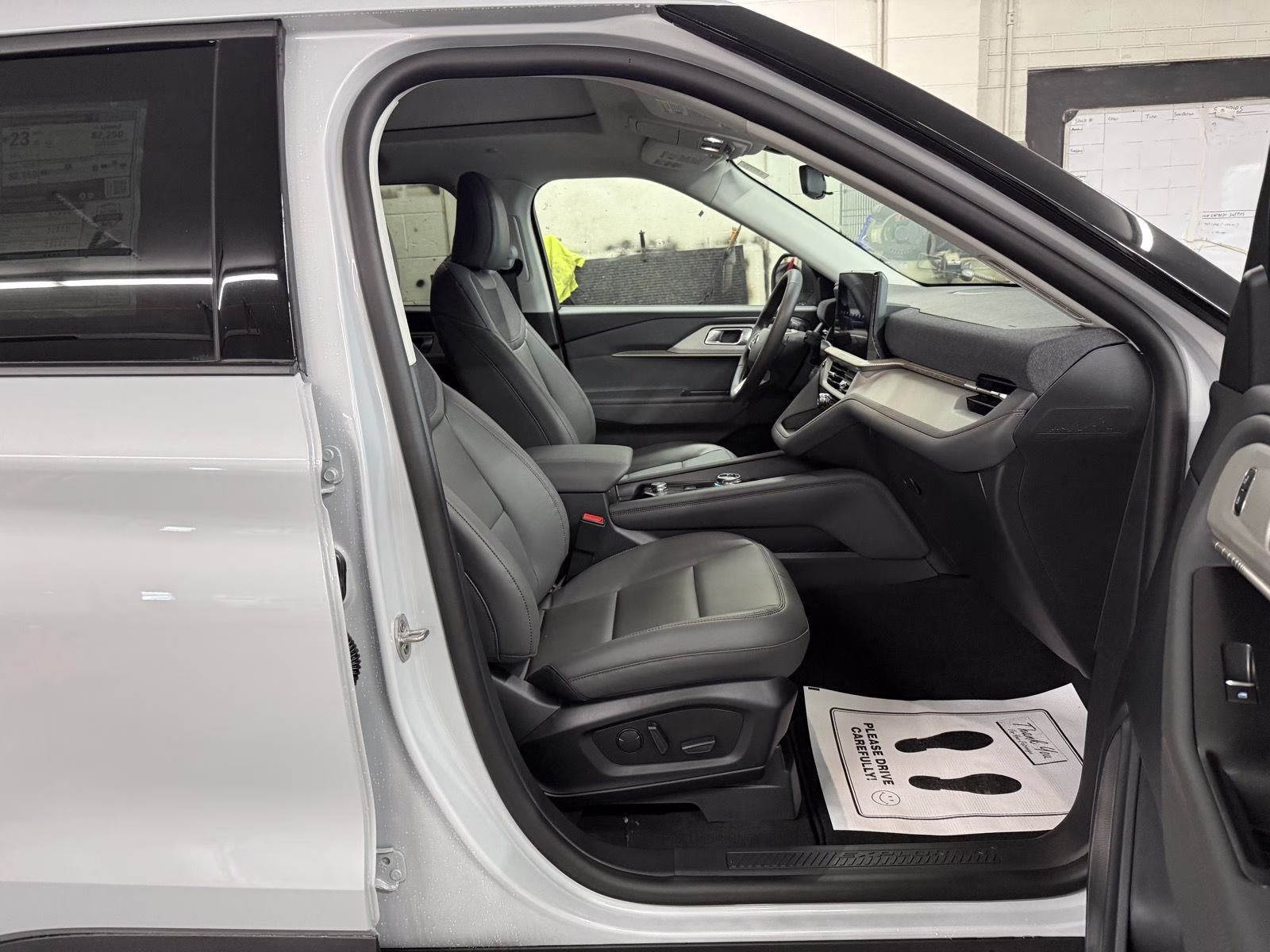 2026 Space White Metallic Ford Explorer Active w/200A Pkg 4X4 SUV