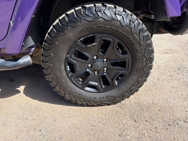 2016 Xtreme Purple Pearl Coat Jeep Wrangler Unlimited Sahara 4X4 SUV
