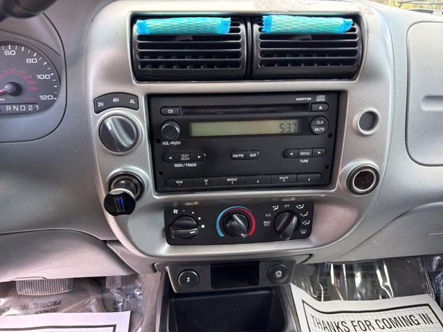 2011 Oxford White Ford Ranger XLT 4X4 Truck