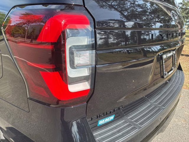 2023 Black Metallic Ford Expedition Limited RWD SUV