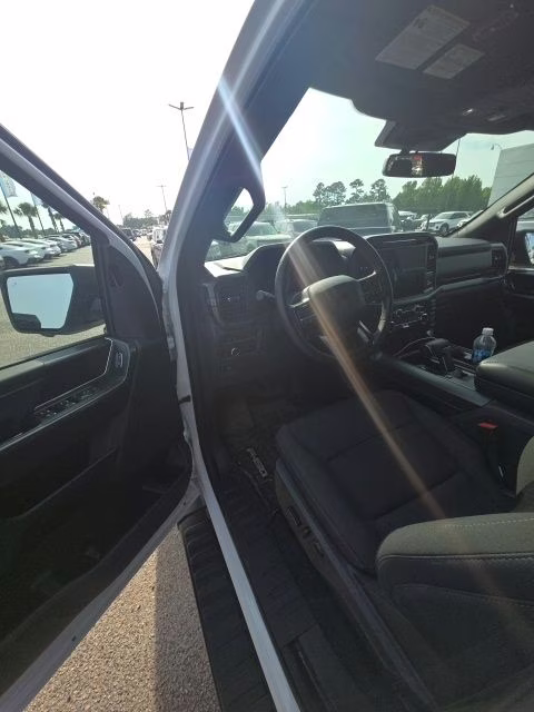 2024 Oxford White Ford F-150 XLT 4X4 Truck