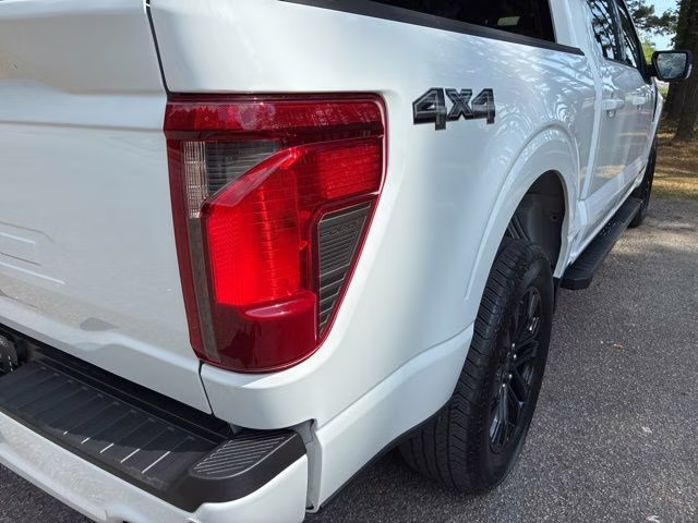2024 Oxford White Ford F-150 XLT 4X4 Truck