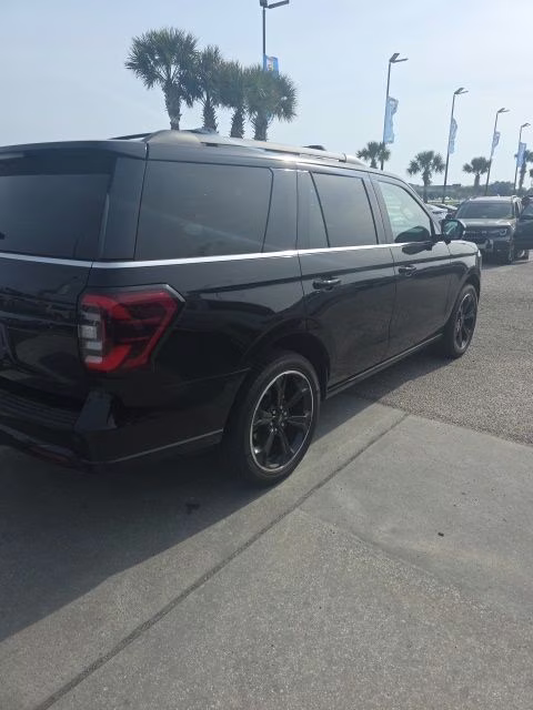 2023 Agate Black Metallic Ford Expedition Limited RWD SUV