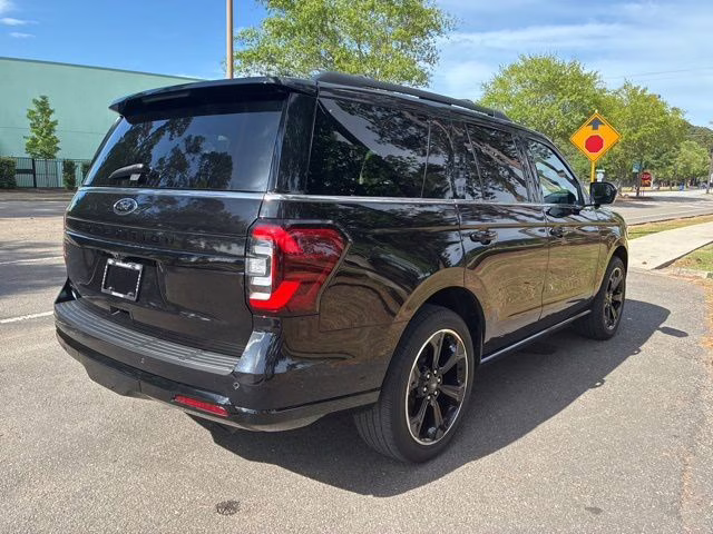 2023 Black Metallic Ford Expedition Limited RWD SUV
