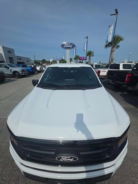 2024 Oxford White Ford F-150 XLT 4X4 Truck