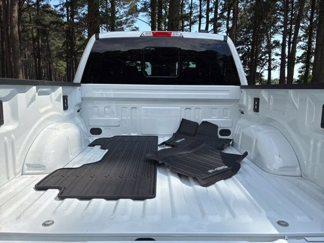 2024 Oxford White Ford F-150 XLT 4X4 Truck