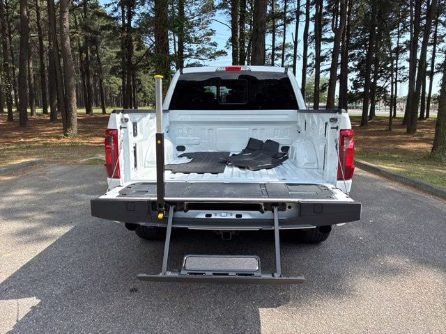 2024 Oxford White Ford F-150 XLT 4X4 Truck