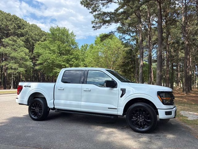 2024 Oxford White Ford F-150 XLT 4X4 Truck
