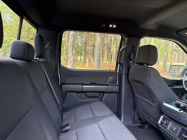 2024 Oxford White Ford F-150 XLT 4X4 Truck