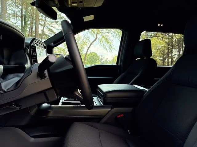 2024 Oxford White Ford F-150 XLT 4X4 Truck