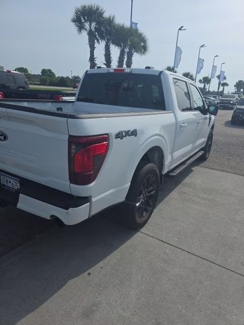 2024 Oxford White Ford F-150 XLT 4X4 Truck