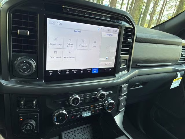 2024 Oxford White Ford F-150 XLT 4X4 Truck