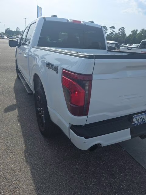 2024 Oxford White Ford F-150 XLT 4X4 Truck