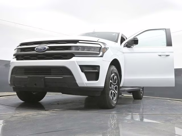 2023 Oxford White Ford Expedition XL 4X4 SUV