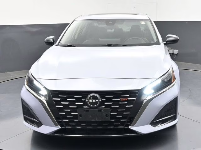 2023 Gray Sky Pearl Nissan Altima 2.5 SR FWD Sedan